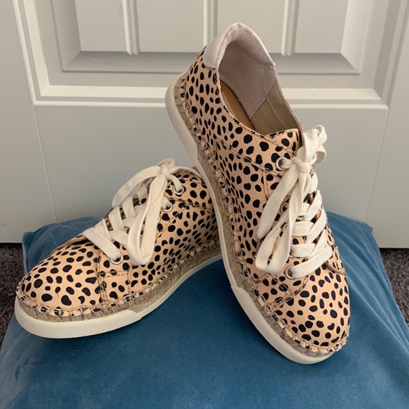 Dolce Vita Shoes - Dolce Vita “Morris” sneaker sz 6.5